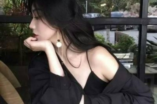 继岳云鹏后 向佐也说了娱乐圈的一些事情关晓彤也没逃过