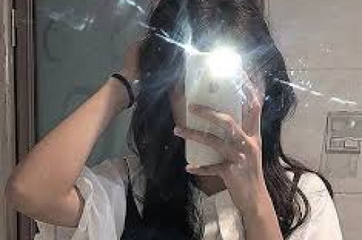 假唱、假脸、假学历走光这些丑态百出的明星底线在哪里？